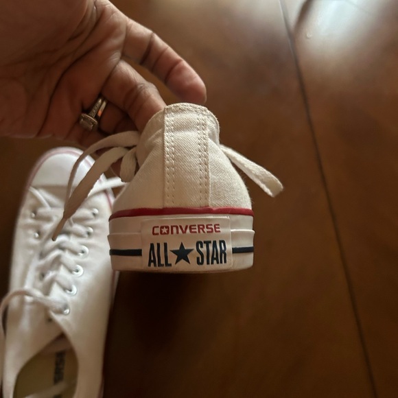 White converse - Picture 5 of 10